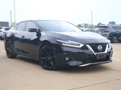 Used 2019 Nissan Maxima SR w/ Premium Package FWD image 2
