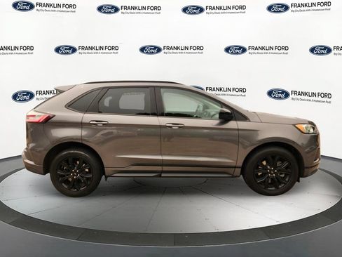 Certified 2022 Ford Edge SE w/ Black Appearance Package AWD/4WD image 6