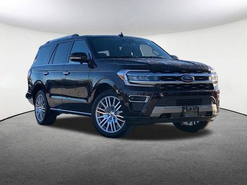Used 2024 Ford Expedition Limited image 2