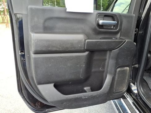 Used 2022 Chevrolet Silverado 2500 Custom w/ Custom Convenience Package AWD/4WD image 17