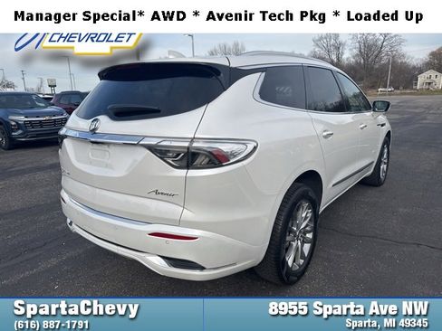 Used 2023 Buick Enclave Avenir image 3