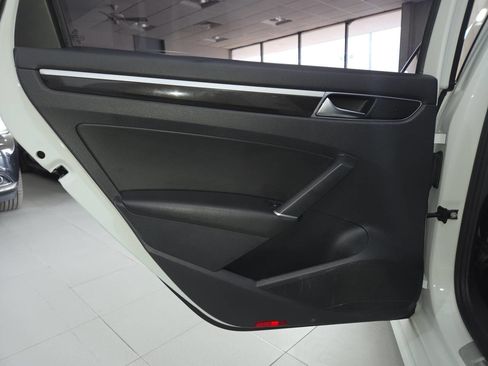 Used 2019 Volkswagen Passat 2.0T SE R-Line FWD image 19