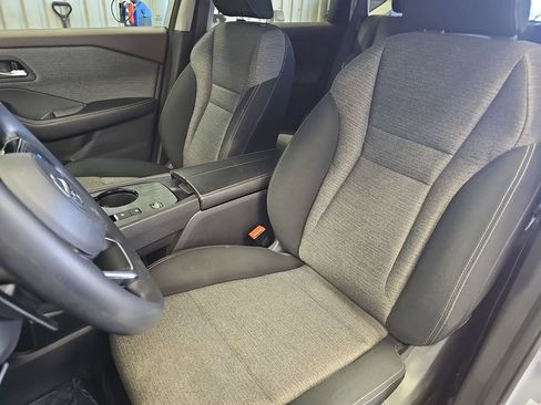 Used 2021 Nissan Rogue SV image 14