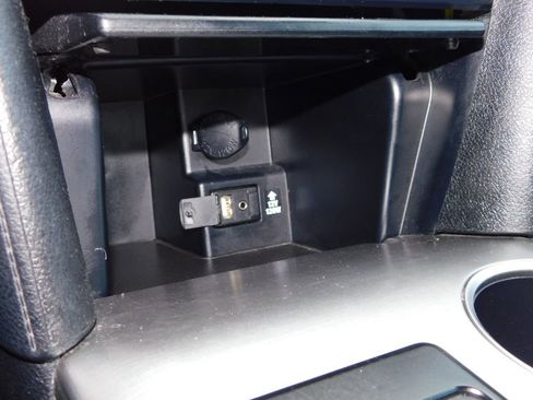 Used 2014 Toyota Camry SE FWD image 29