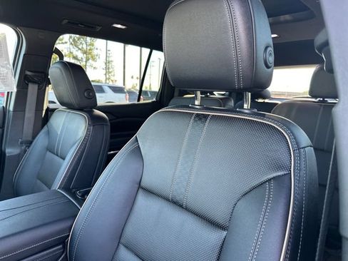 Certified 2026 Chevrolet Traverse High Country FWD image 10