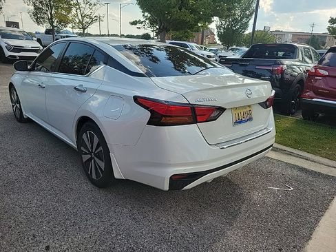 Used 2022 Nissan Altima 2.5 SV FWD image 4