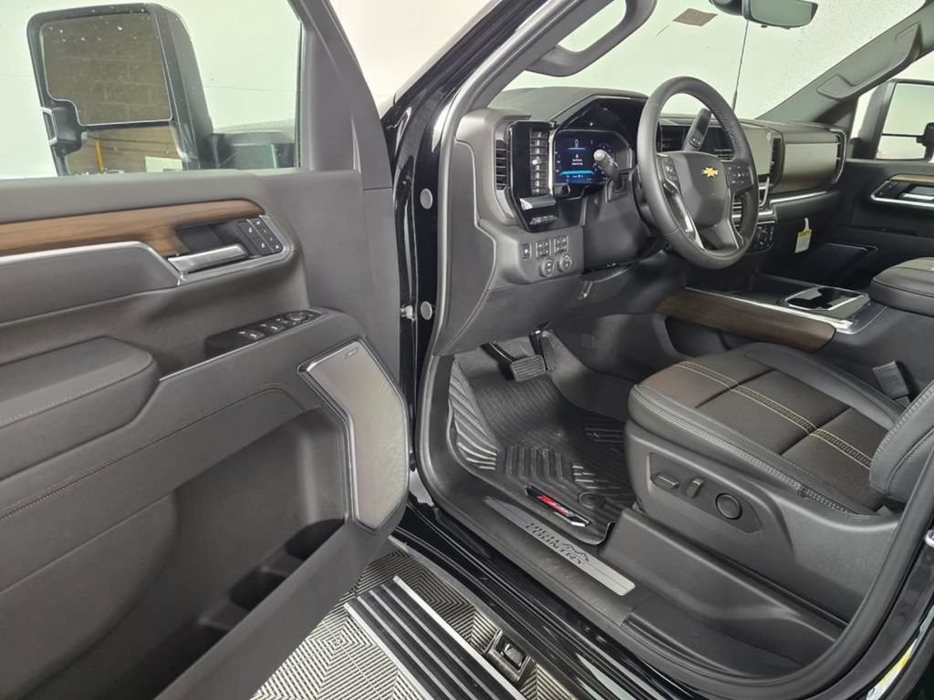 New 2026 Chevrolet Silverado 2500 High Country w/ High Country Premium Package AWD/4WD image 20