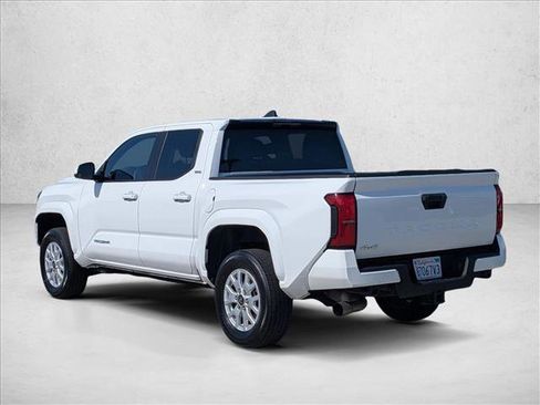 Used 2024 Toyota Tacoma SR5 AWD/4WD image 8