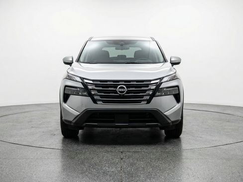 Used 2025 Nissan Rogue SV AWD/4WD image 2