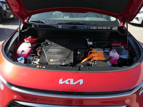 Certified 2025 Kia Niro EX Touring image 29