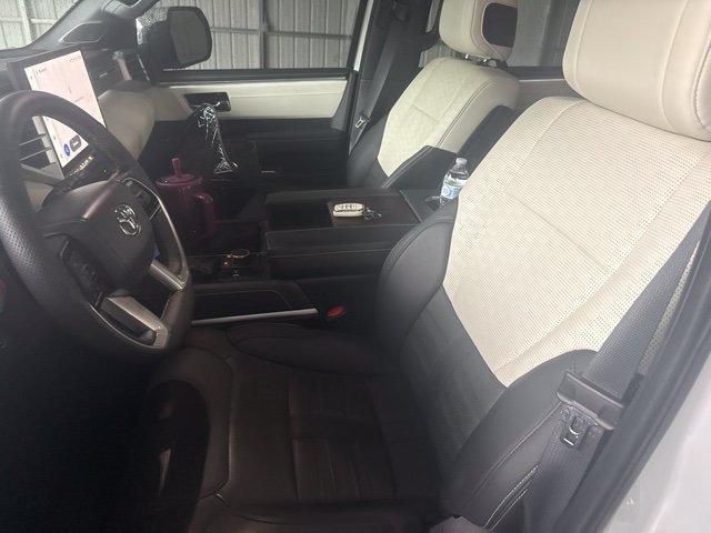 Used 2025 Toyota Sequoia Capstone AWD/4WD image 45