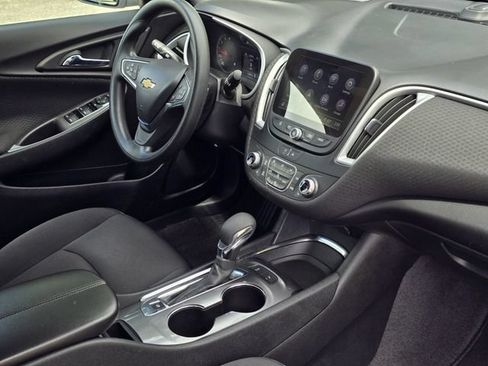 Used 2024 Chevrolet Malibu LT FWD image 12
