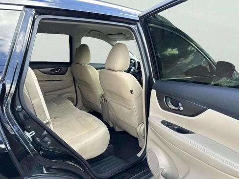 Used 2016 Nissan Rogue SV w/ SV Premium Package FWD image 20
