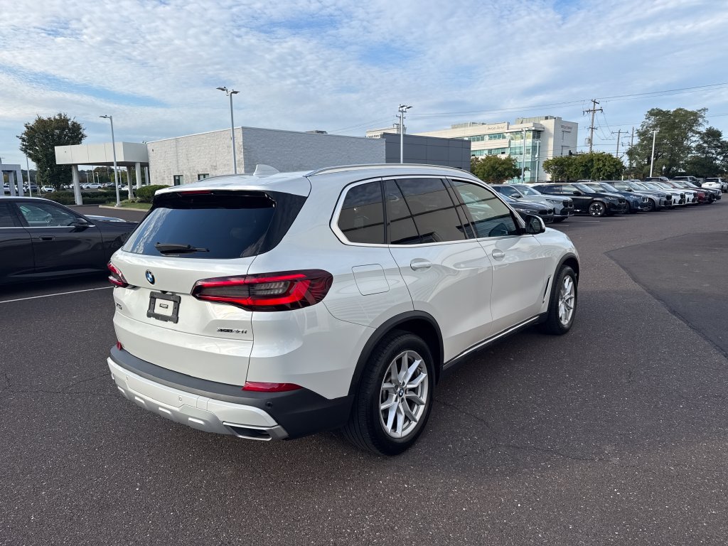 Used 2022 BMW X5 xDrive40i w/ Premium Package AWD/4WD image 5