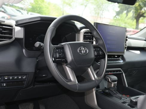 Used 2024 Toyota Tundra Limited AWD/4WD image 8