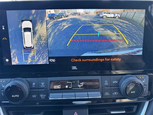 Used 2025 Toyota Grand Highlander AWD image 25