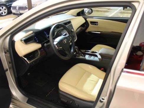 Used 2015 Toyota Avalon XLE Premium image 10