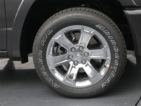 New 2026 RAM 1500 4x4 Crew Cab image 29