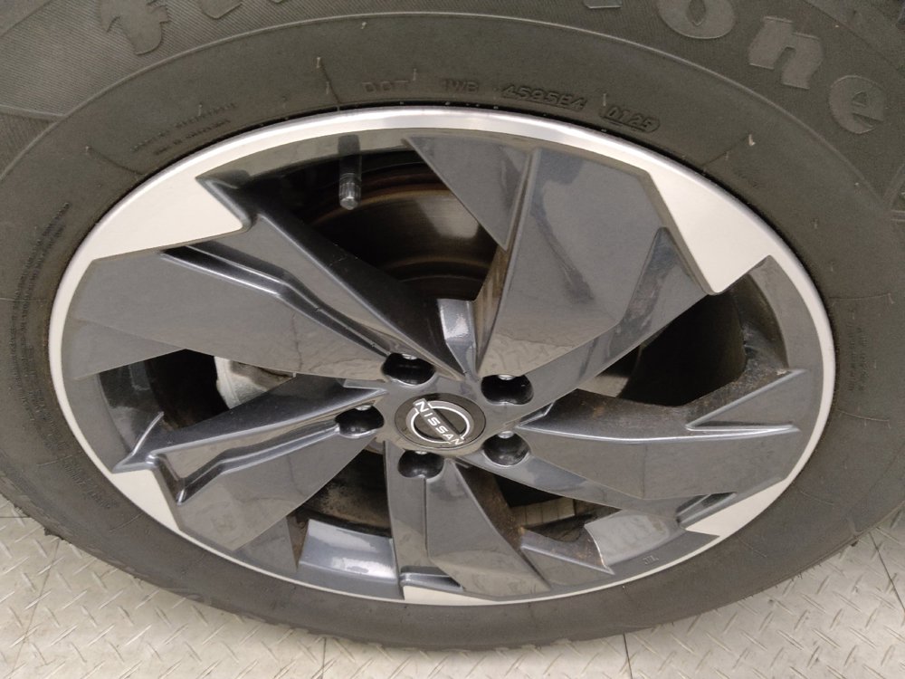 Used 2025 Nissan Rogue SV AWD/4WD image 31