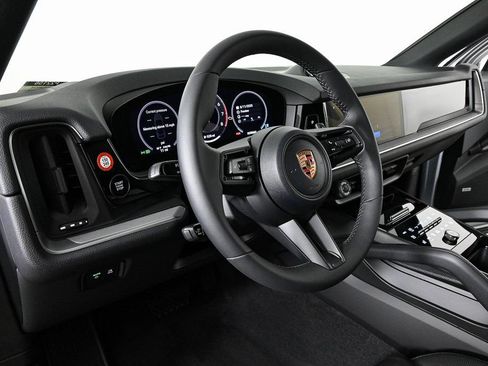 Used 2026 Porsche Cayenne Coupe AWD/4WD image 4