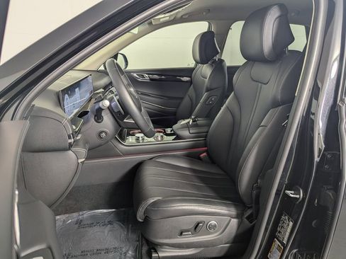 Used 2025 Genesis GV80 2.5T Standard image 14
