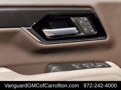 New 2026 GMC Yukon Elevation w/ Elevation Premium Package AWD/4WD image 18