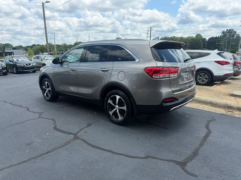 Used 2018 Kia Sorento EX FWD image 5