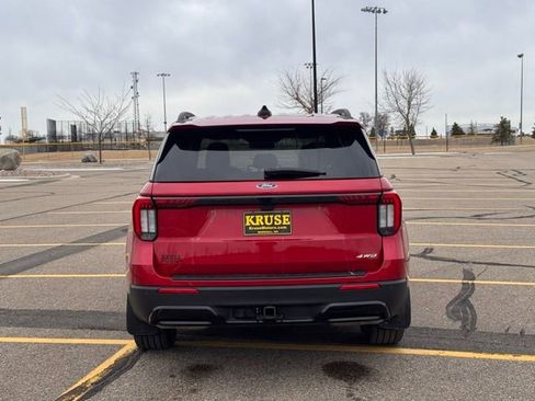 Used 2025 Ford Explorer ST-Line w/ ST-Line Street Pack image 31