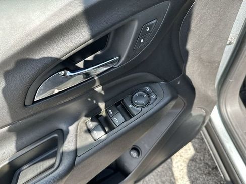 Certified 2024 Chevrolet Equinox LT w/ LPO, Floor Liner Package image 17