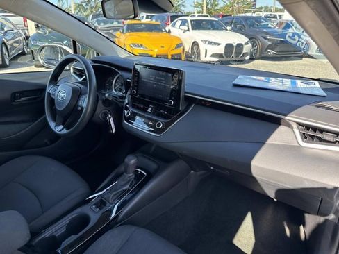 Used 2022 Toyota Corolla LE image 18