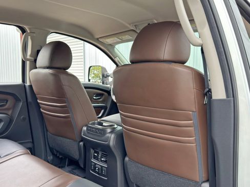 Used 2016 Nissan Titan Platinum Reserve image 35