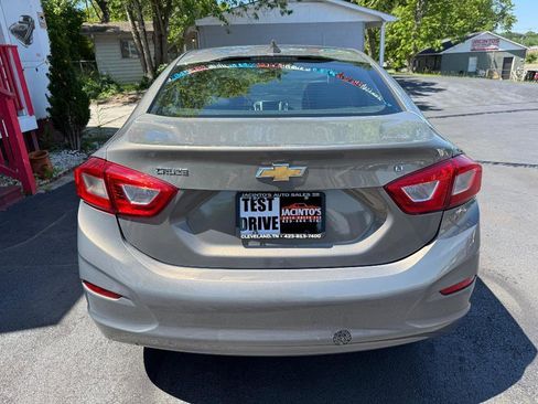 Used 2019 Chevrolet Cruze LT FWD image 8