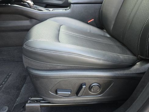 Used 2023 Kia Sorento S w/ Panoramic Sunroof Package AWD/4WD image 31