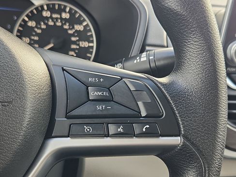 Used 2025 Nissan Altima 2.5 SV FWD image 19