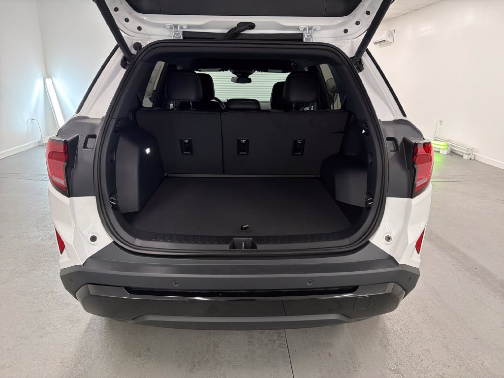New 2027 GMC Terrain Elevation w/ Elevation Premium Package FWD image 8
