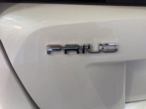 Used 2016 Toyota Prius Three FWD image 13