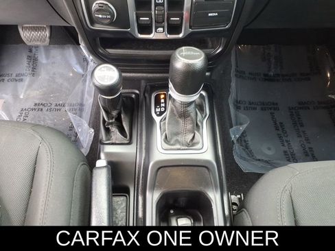 Used 2021 Jeep Gladiator Sport AWD/4WD image 25