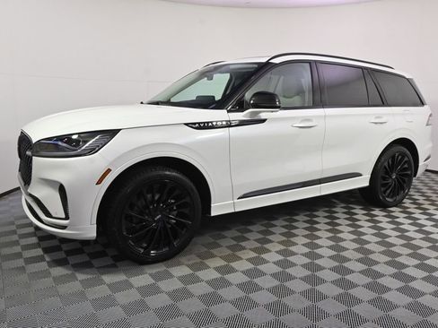 New 2026 Lincoln Aviator Reserve image 2