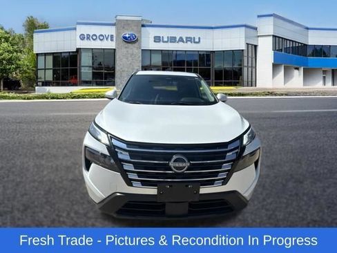 Used 2024 Nissan Rogue SV AWD/4WD image 9