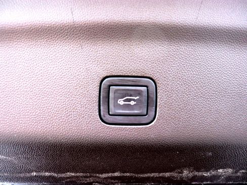 Used 2021 Chevrolet Tahoe LT image 53