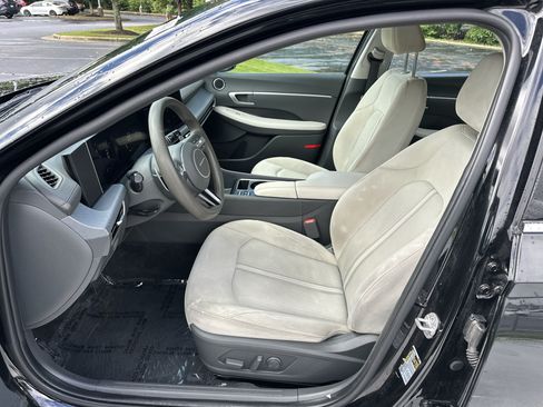 Used 2025 Hyundai Sonata SEL FWD image 16