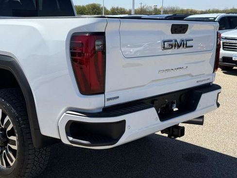 New 2026 GMC Sierra 2500 Denali Ultimate image 18
