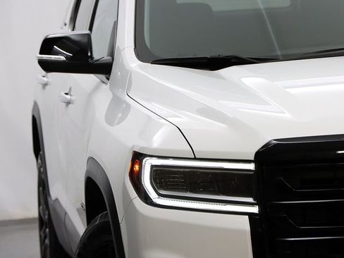 Certified 2023 GMC Acadia SLT w/ Elevation Edition image 4