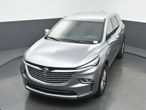 Used 2023 Buick Enclave Essence AWD/4WD image 43
