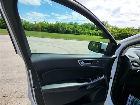Used 2019 Ford Edge SEL w/ Equipment Group 201A FWD image 24