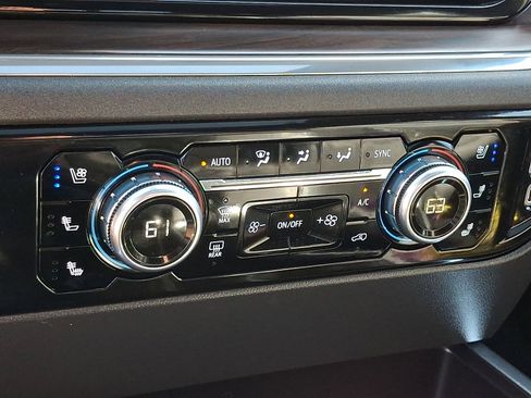 Used 2023 GMC Sierra 1500 SLT w/ SLT Premium Package image 17