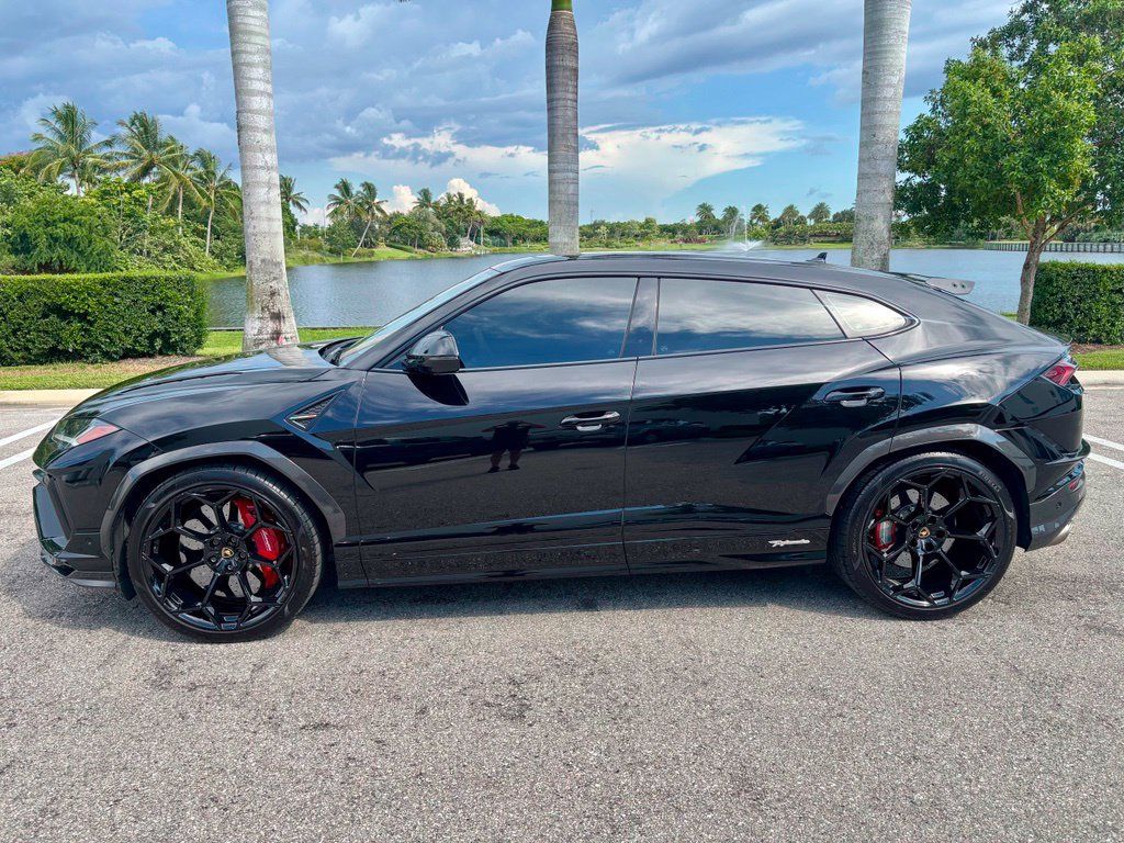 Used 2024 Lamborghini Urus Performante AWD/4WD image 10