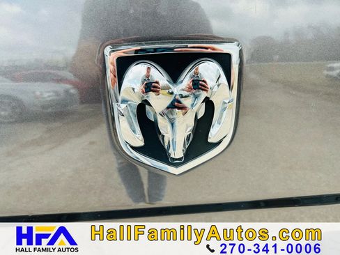 Used 2021 RAM 1500 Classic SLT AWD/4WD image 31
