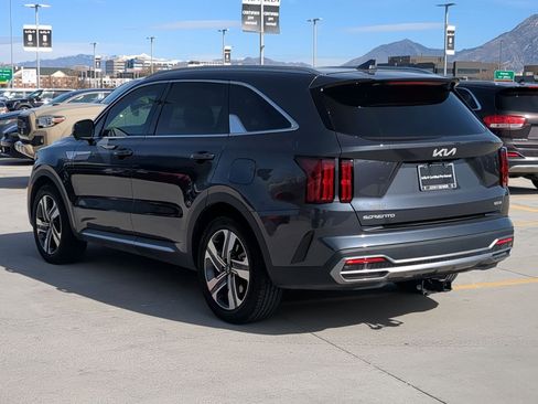 Certified 2024 Kia Sorento SX Prestige image 3