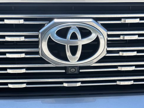 Used 2024 Toyota Tacoma Limited AWD/4WD image 32